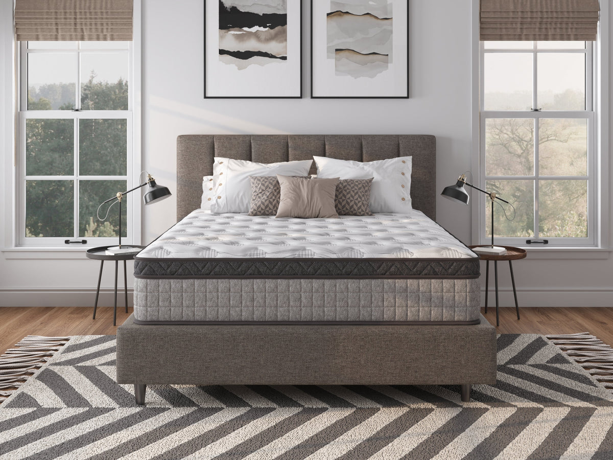 Ashlyn 12" Diamond Innerspring Hybrid and Cooling Gel Memory Foam Mattress, Queen