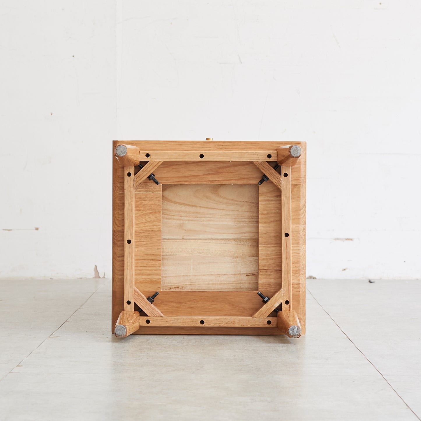 Philip Solid Oak Glass Door Cabinet with 2 Shelves - Natural