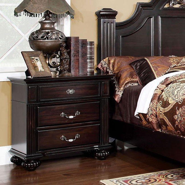 Liam Traditional 3-Drawer Solid Wood Nightstand in Dark Walnut