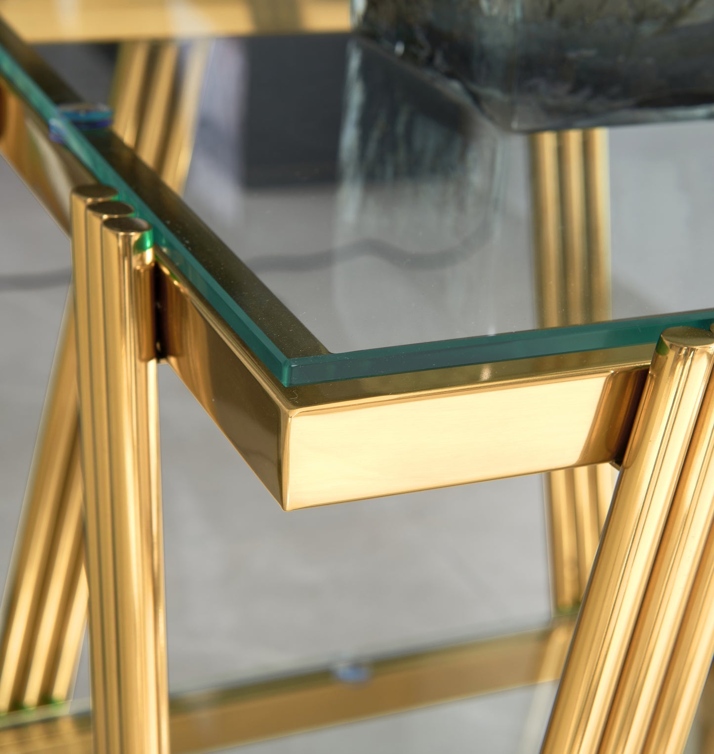 Amias 20" Modern Glass Top Side Table with Gold Base